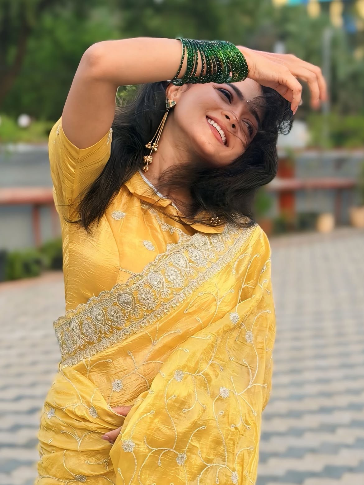 Shivali Parab pink saree photos