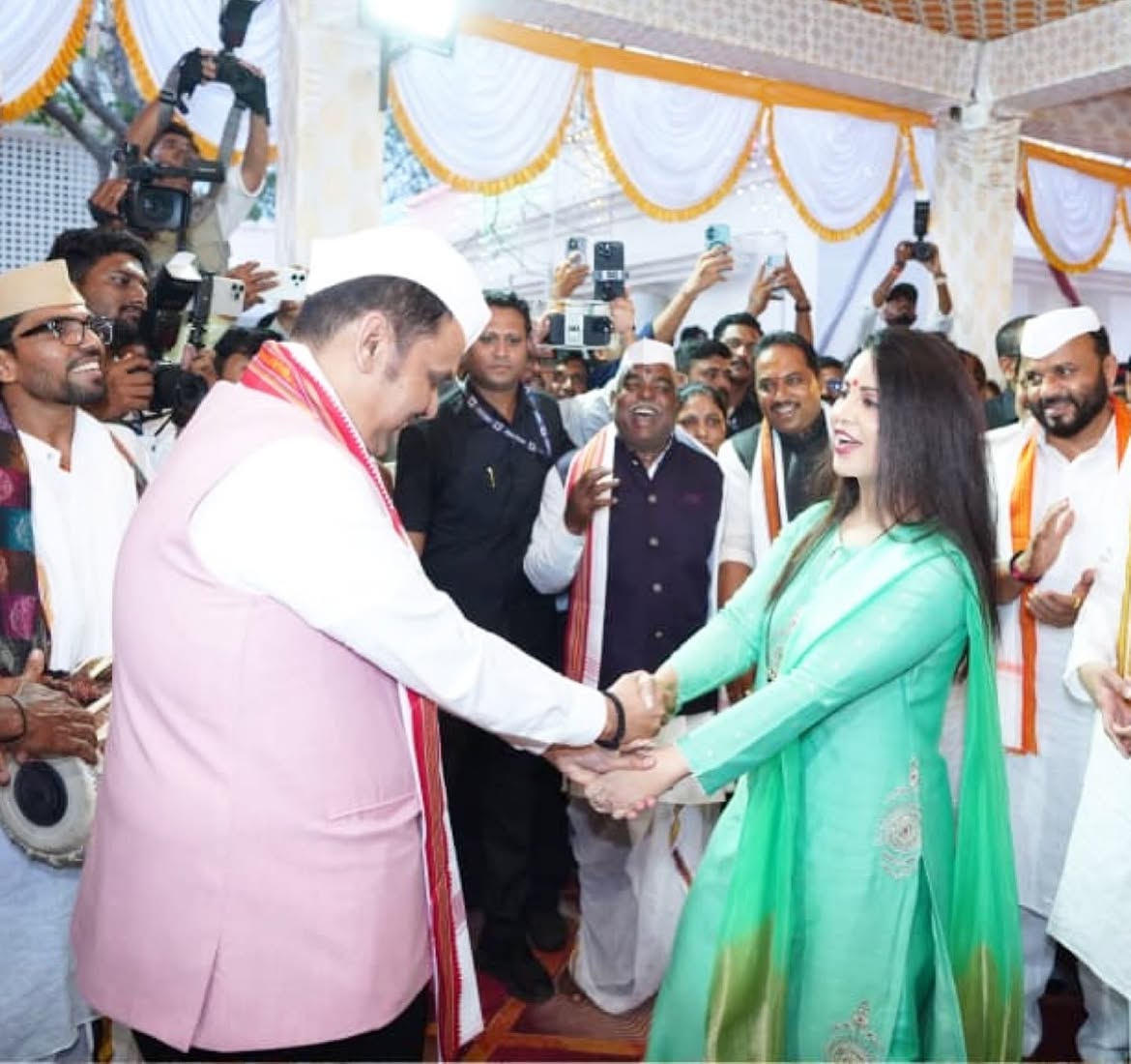 Amruta Fadnavis wari photos