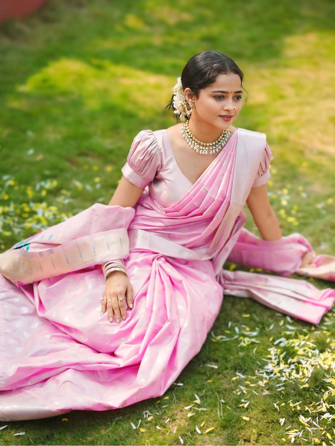 Shivali Parab pink saree photos