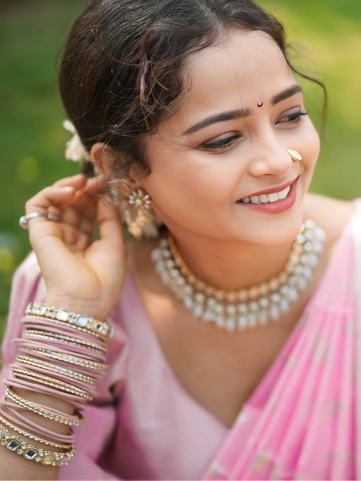 Shivali Parab pink saree photos