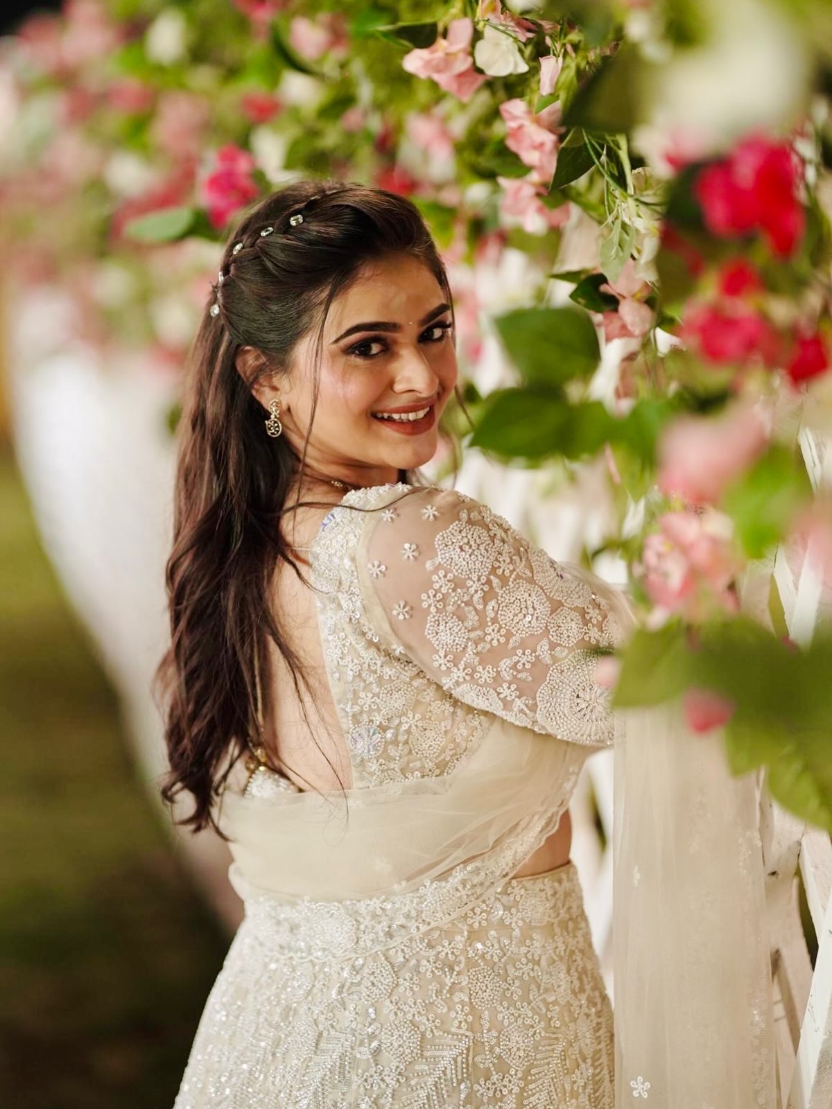 Aishwarya Shete white lehenga style