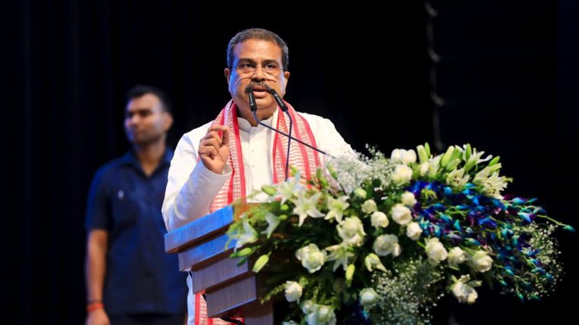 दरम्यान, आंदोलकांकडून शिक्षण मंत्री धर्मेंद्र प्रधान यांच्या राजीनाम्याची मागणी केली जात आहे. (फोटो - X/ Dharmendra Pradhan)