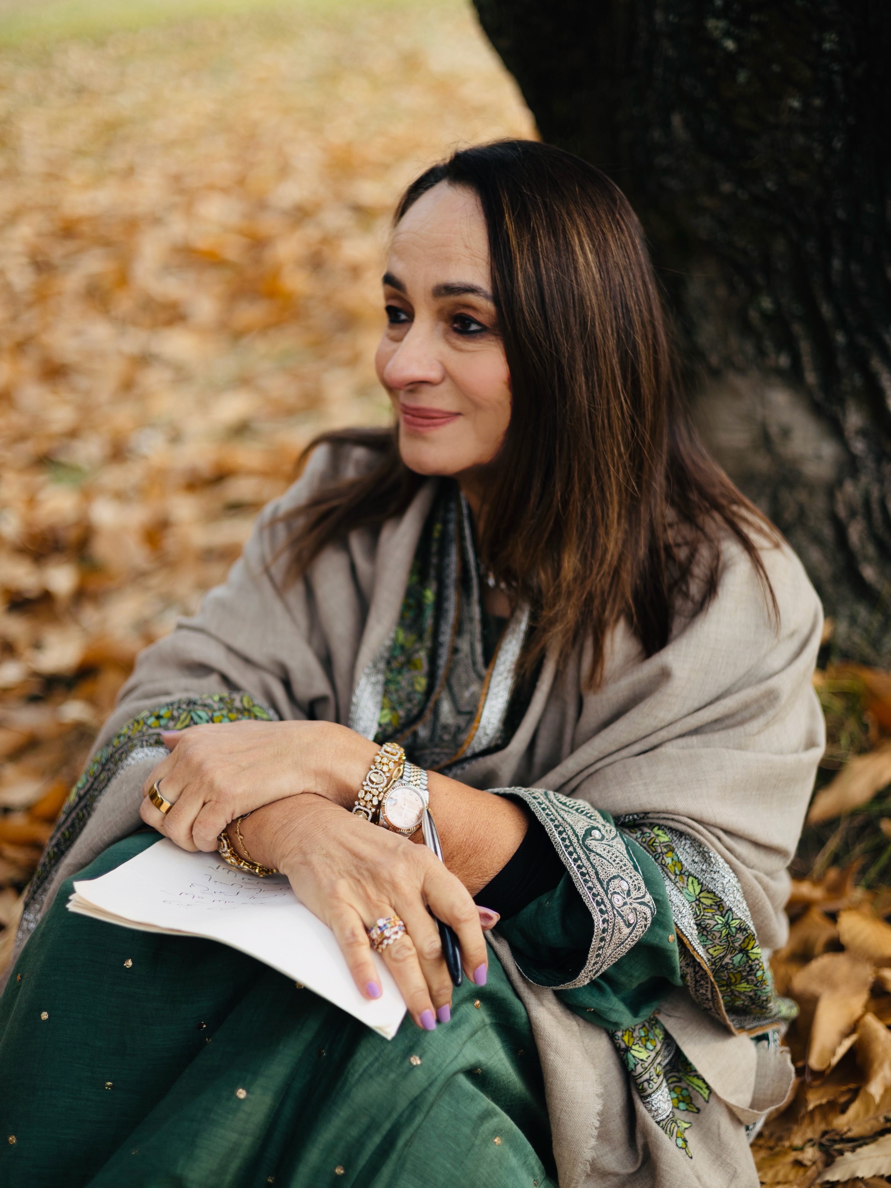 Alia Bhatt Alpha Movie Soni Razdan Family Photo