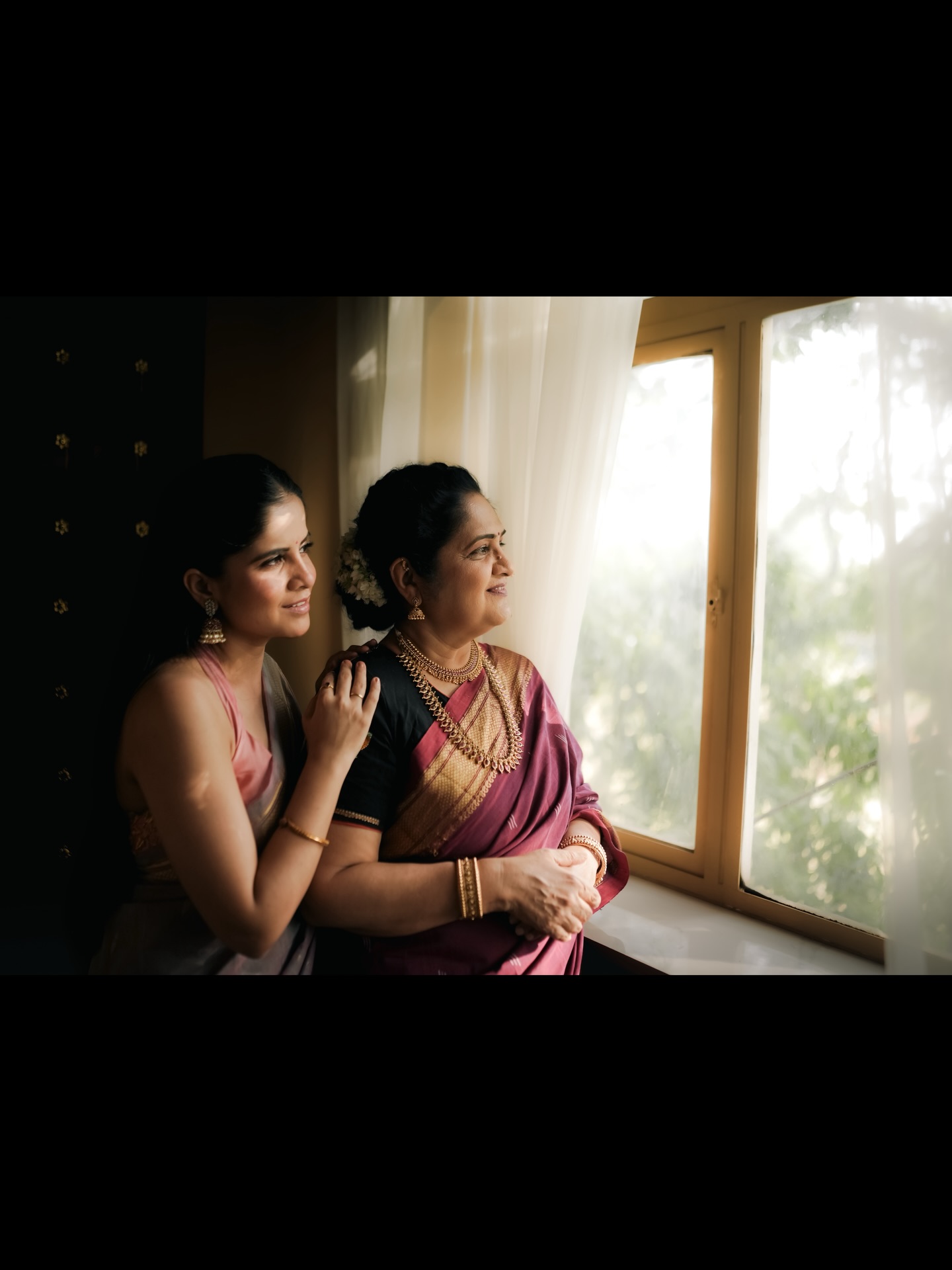 Amruta Deshmukh Vaishali Deshmukh Saree Photoshoot