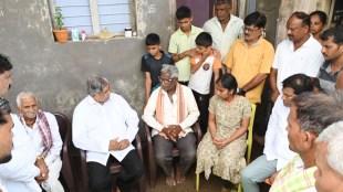 Chandrakant Patil Helps Warkari Daughter