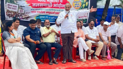 देवगडमध्ये शेतकऱ्यांचे जलसमाधी आंदोलन; तोकड्या मदतीविरोधात आणि प्रस्तावित अणुऊर्जा प्रकल्पाला तीव्र विरोध