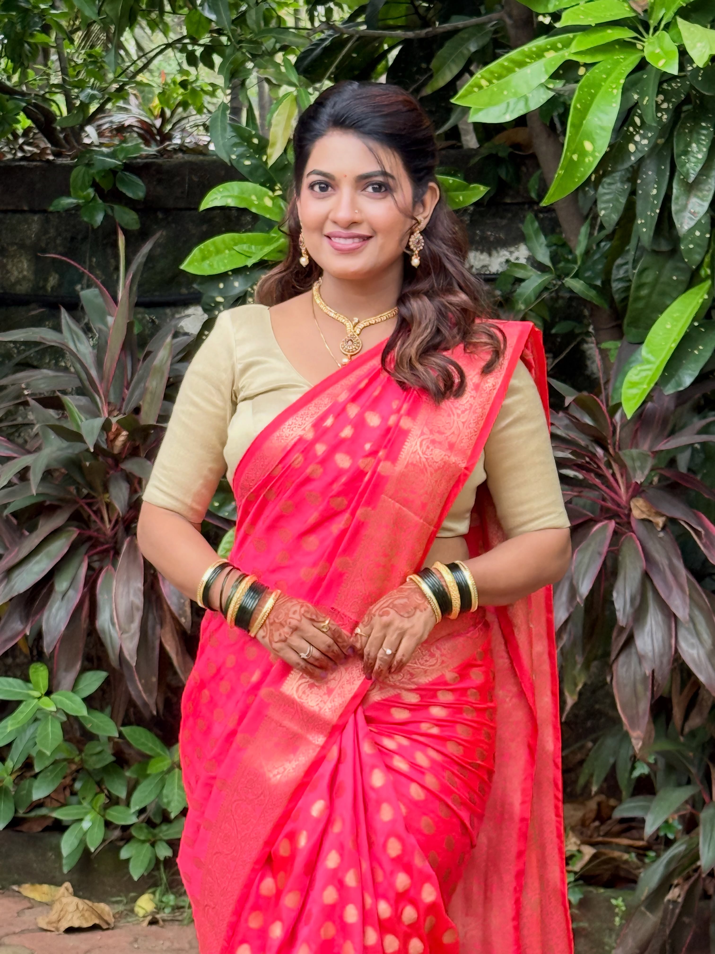 Dhanashri Kadgaonkar Pink Saree Look