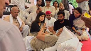 Dimple Yadav Dimple Kapadia Jantar Mantar Viral Video