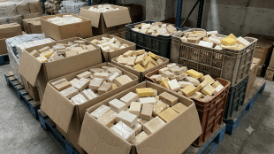 FDA raid in Jogeshwari Mumbai | JK Soap Bazaar Mumbai cosmetics seized | Tukaram Mundhe FDA action Mumbai | Unlabeled soap seized Jogeshwari West