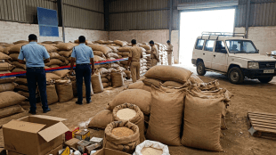 Jalna crime news mid day meal grain seized | Ambad police revenue department raid warehouse | Maharashtra school nutrition food grain smuggling | Jalna police action against grain black marketing