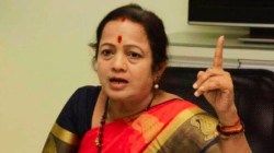 महापौर दालनात किशोरी पेडणेकर यांची घुसखोरी; कर्मचाऱ्यांवर दमदाटी करून रेकी केल्याचा गंभीर आरोप, महापौर तावडे पेडणेकर यांच्याविरोधात पोलीस ठाण्यात तक्रार करणार