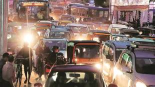 Pune police credai traffic wardens deployment | Police commissioner Amitesh Kumar monsoon traffic plan | Pune city metro construction congestion solution | Trained traffic wardens main squares duties Pune