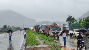 mumbai goa highway traffic jam today | raigad heavy rain flooding live updates | sukeli khind waterlogging mumbai goa highway | konkan traffic diversion routes tamhini ghat