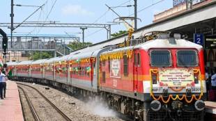 Lonavala Karjat ghat train traffic disrupted | Central railway trains cancelled diverted 17 July | Maharashtra heavy rain boulder collapse railway track | Mumbai Pune local train route updates live
