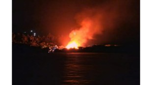 Dapoli Anjarle boat fire accident | Ratnagiri fishing boat catching fire | Maharashtra coastal fire safety regulations | Dapoli accident and civic infrastructure news updates