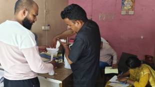 Mumbai milk adulteration arrest Goregaon | Crime Branch Unit 11 milk fraud case | Krishna Pilli Ravi Patipaka arrested Mumbai | Fake branded milk packet racket Maharashtra | Food Safety Mumbai Police raid photo