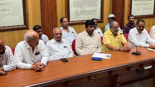 Raju Shetti addressing Shaktipeeth Expressway protest meeting in Kolhapur | Shaktipeeth Mahamarg Virodhi Sangharsh Samiti leaders Girish Phonde and Vijay Devane | Maharashtra farmers Ashadhi Ekadashi Pandharpur protest rally | Shaktipeeth highway cancel demand agitation by Kolhapur farmers
