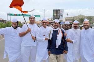 Vasai Christian youth in Pandharpur Wari | Adv Jorge Fergos joins Ashadhi Wari religious harmony | Christian participation in Vitthal Wari Maharashtra | Sarvadharma Samabhav message from Vasai youth in Wari