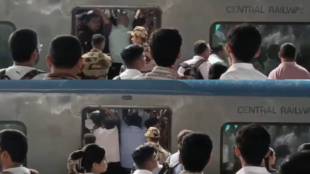 Kalyan Railway Station AC Local Train Technical Snag | Central Railway Mumbai Local AC Train Gate Issue | Kalyan CSMT AC Local Rush Crowd | RPF Jawans Kalyan Railway Station Operations