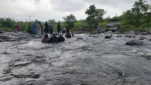 Badlapur Ambernath Tourist Places Washroom Shortage | Kondeshwar Waterfall Barvi Dam Ambernath Tourism | Badlapur Biodiversity Park Tourism Issues | Ambernath Rural Tourism Facilities Public Toilet Problem