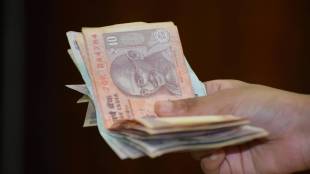 bodwad panchayat samiti clerk caught taking bribe | jalgaon acb trap news | maharashtra crime news | umesh sapkale bribe case jalgaon