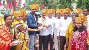 Karad Indoli Pashupalak Satkar | Deshi Govansh Samvardhan Indoli Karad | Madan Kalbhor Dhairyaja Mane Indoli Event | Karad News Maharashtra Animal Husbandry