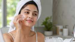 चेहऱ्यावर बर्फ लावण्याचे ‘हे’ फायदे माहिती आहेत का? त्वचा दिसेल अधिक फ्रेश