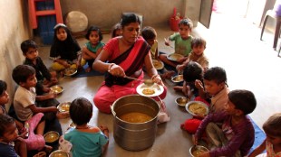 palghar anganwadi poshan aahar scheme | mahila bal kalyan vibhag maharashtra | poshan aahar new menu pulav khichdi | palghar malnutrition eradication program