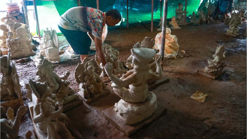 Pen ganesh idol makers loss