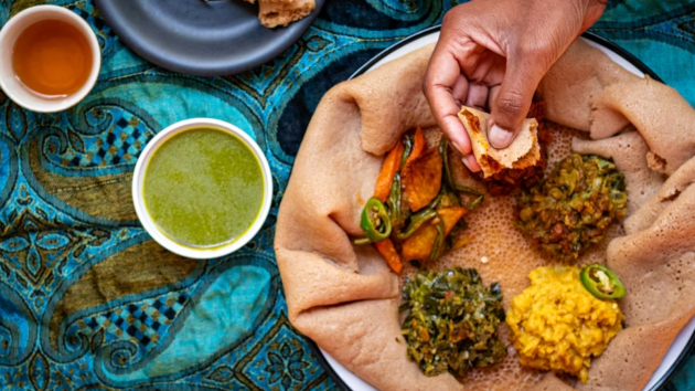 When did people stop eating with their hands