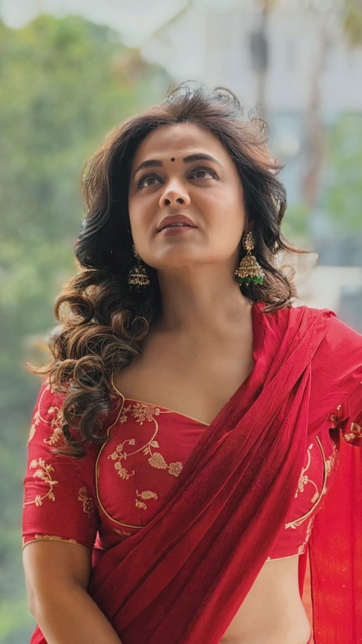 Prarthana Behere Jawkar Purple Saree Look