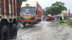 आंबा नदीने धोका पातळी ओलांडली; कुंडलिका नदी इशारा पातळीवर,वरंध घाटात दरड कोसळली