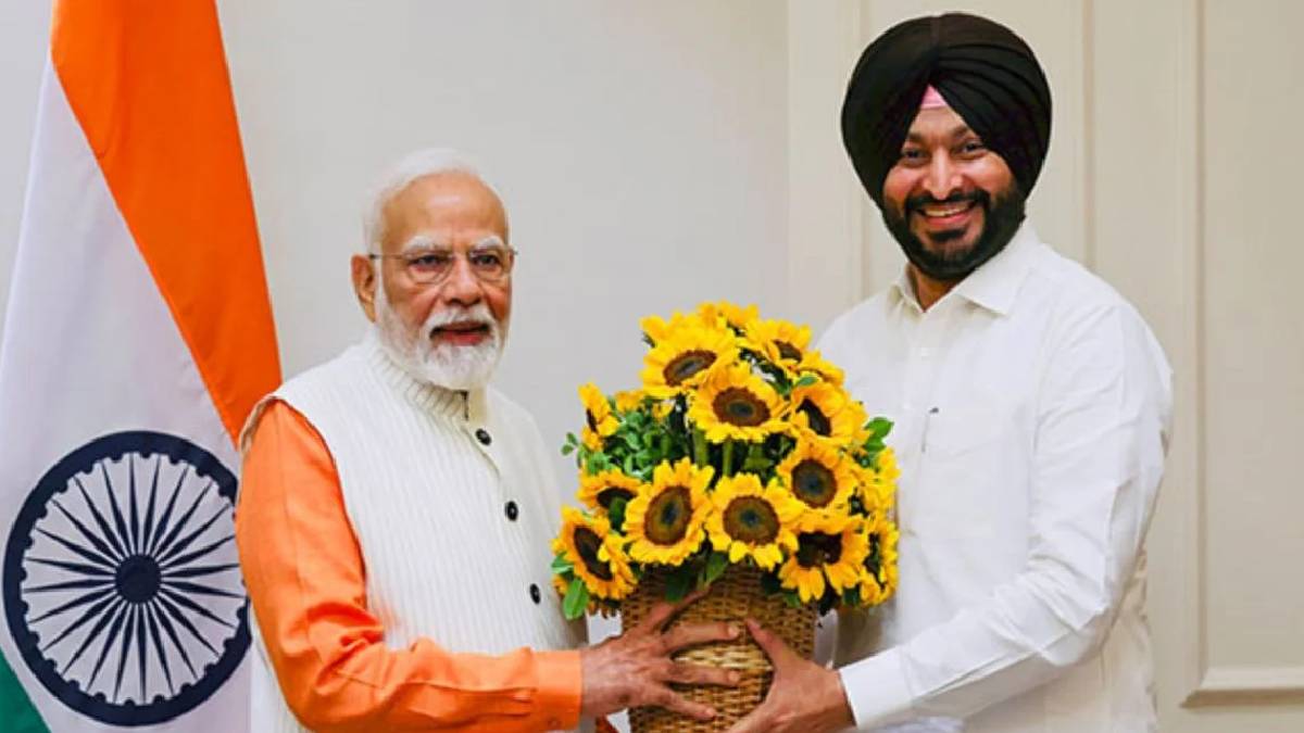 दिल्लीत मोठ्या राजकीय घडामोडी; केंद्रीय मंत्री रवनीत सिंह बिट्टू यांचा तडकाफडकी राजीनामा; काय घडलं? - Marathi News | Ravneet Singh Bittu Resignation Union Minister Delhi ...