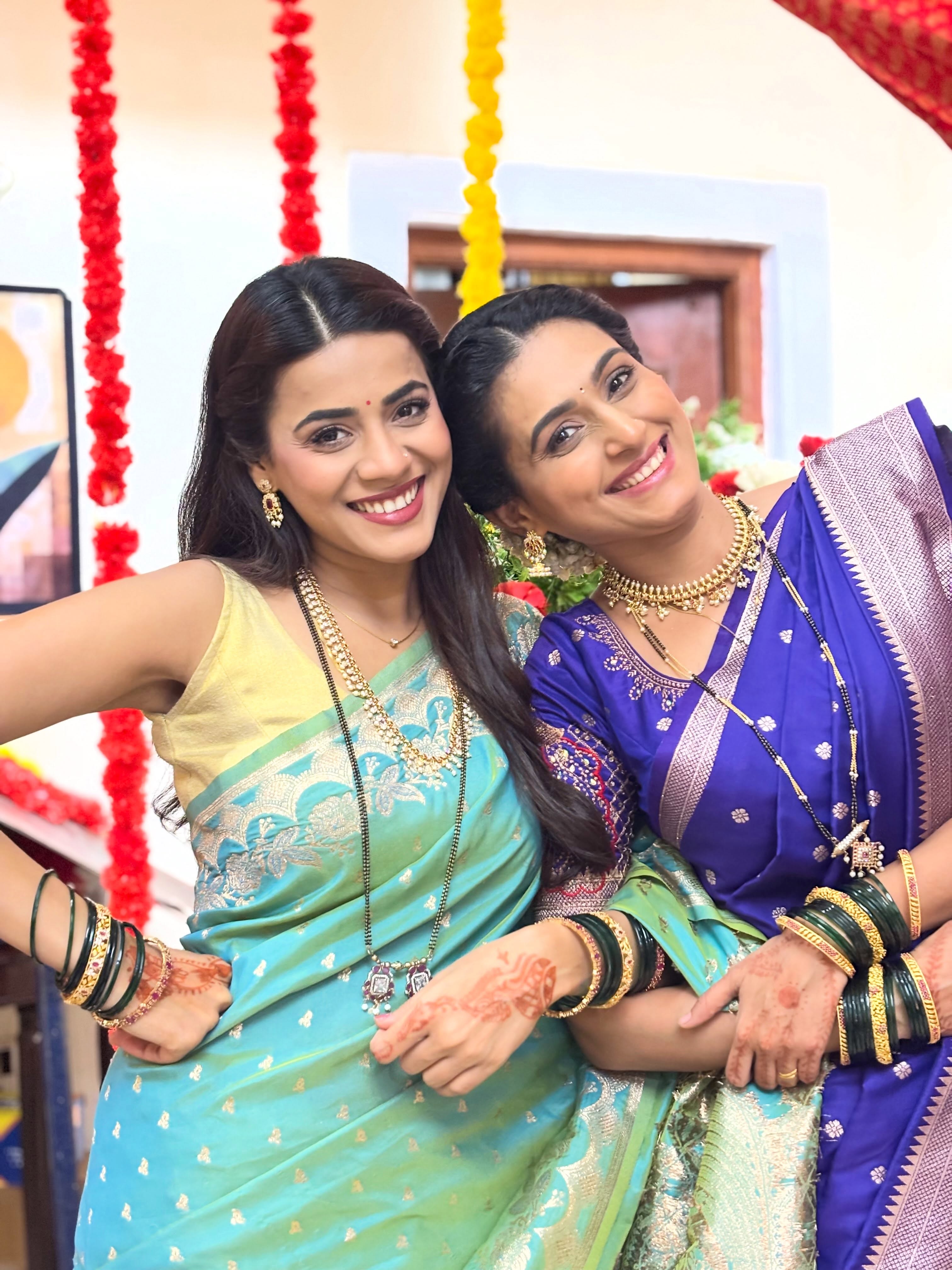 Reshma Shinde Blue Paithani Saree Look
