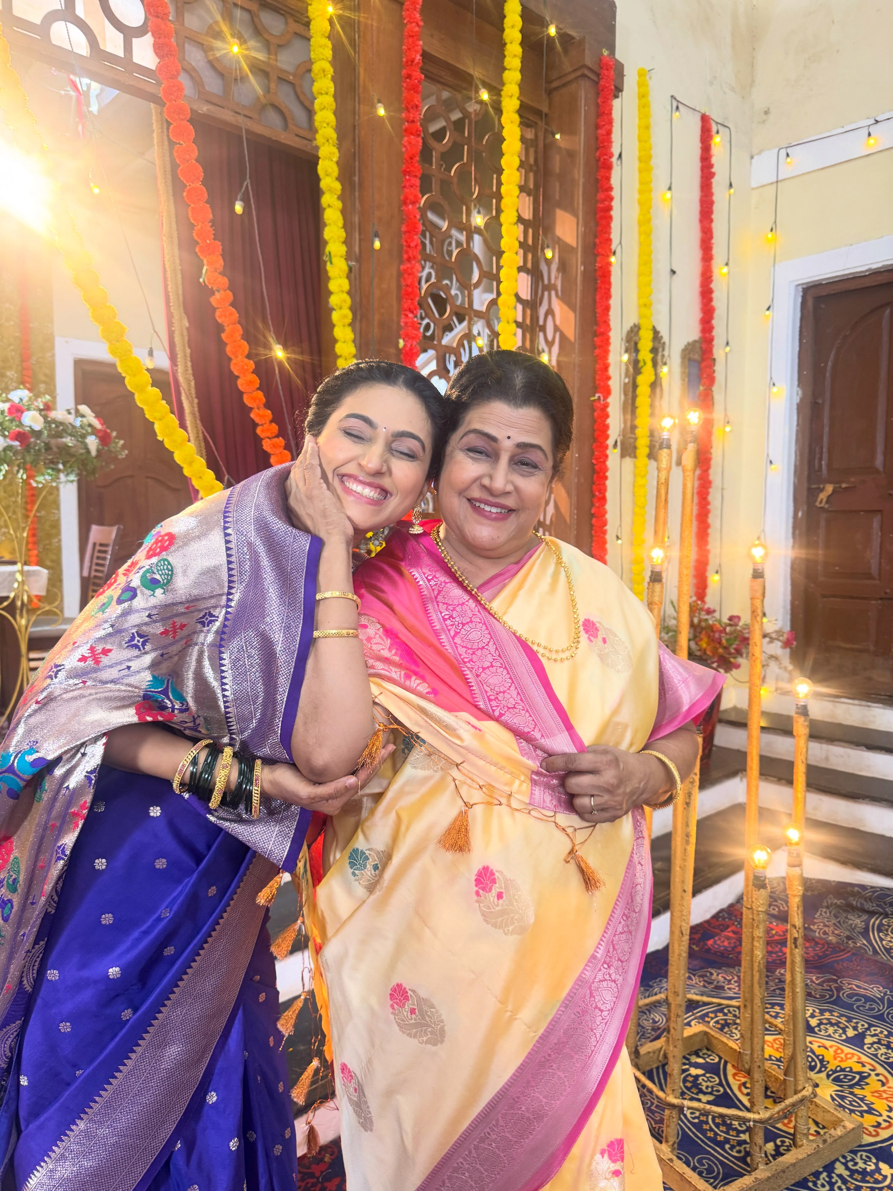 Reshma Shinde Blue Paithani Saree Look