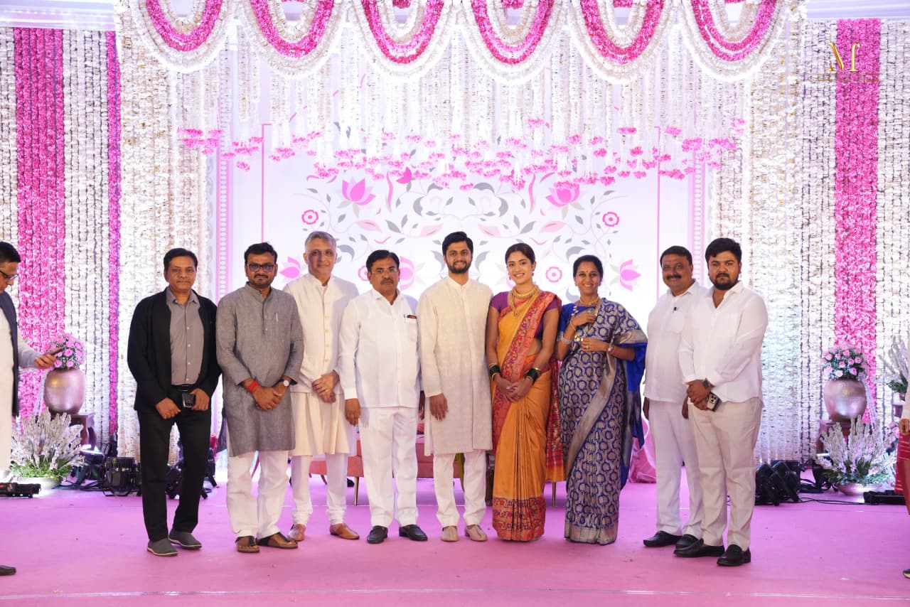Revati Sule Sarang Lakhani Wedding Reception Political Guest 