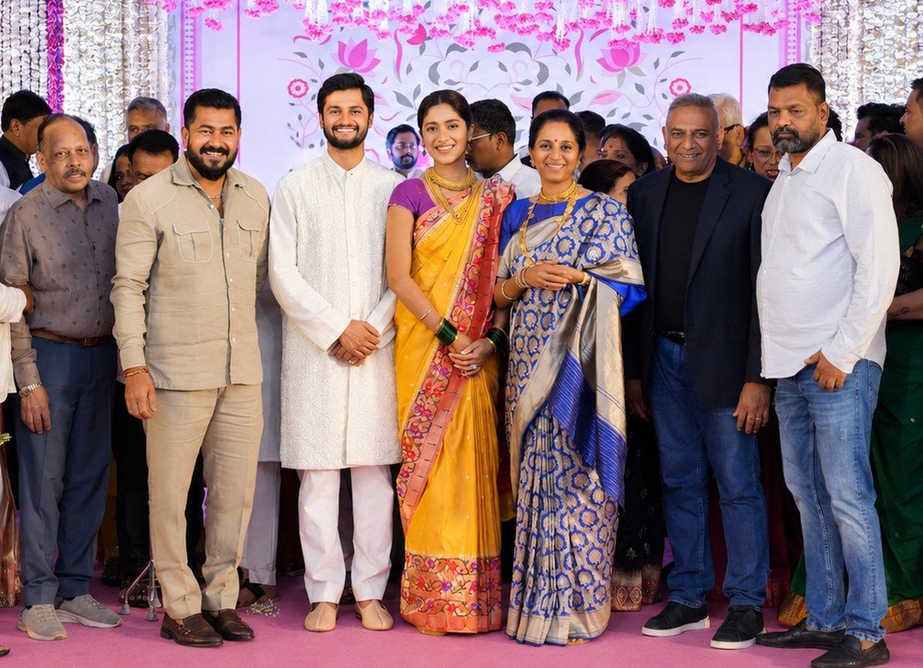 Revati Sule Sarang Lakhani Wedding Reception Political Guest 