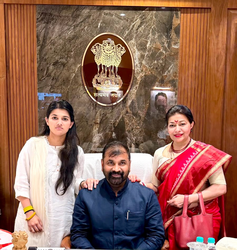 Sachin Ahir Family Wife Sangeeta Ahir Information