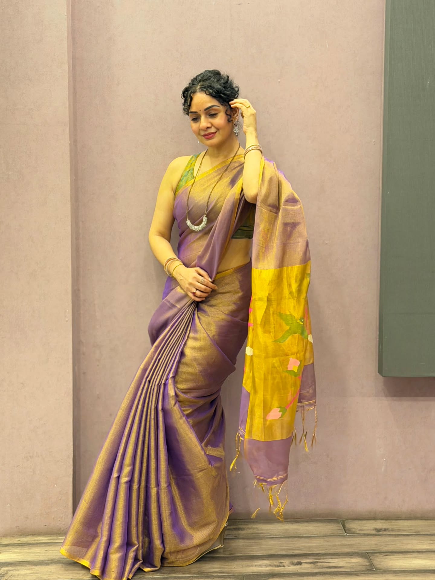Sukhada Khandkekar Handloom Tissue Acrylic Paithani Saree Look