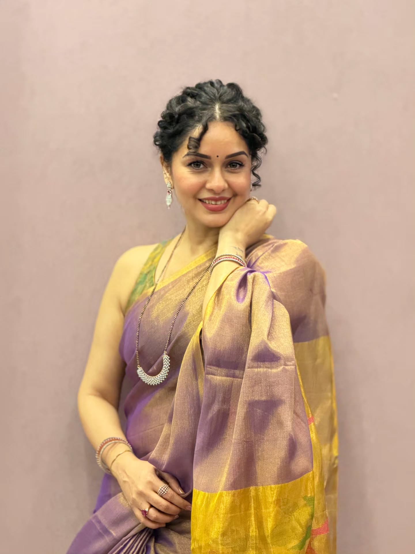 Sukhada Khandkekar Handloom Tissue Acrylic Paithani Saree Look