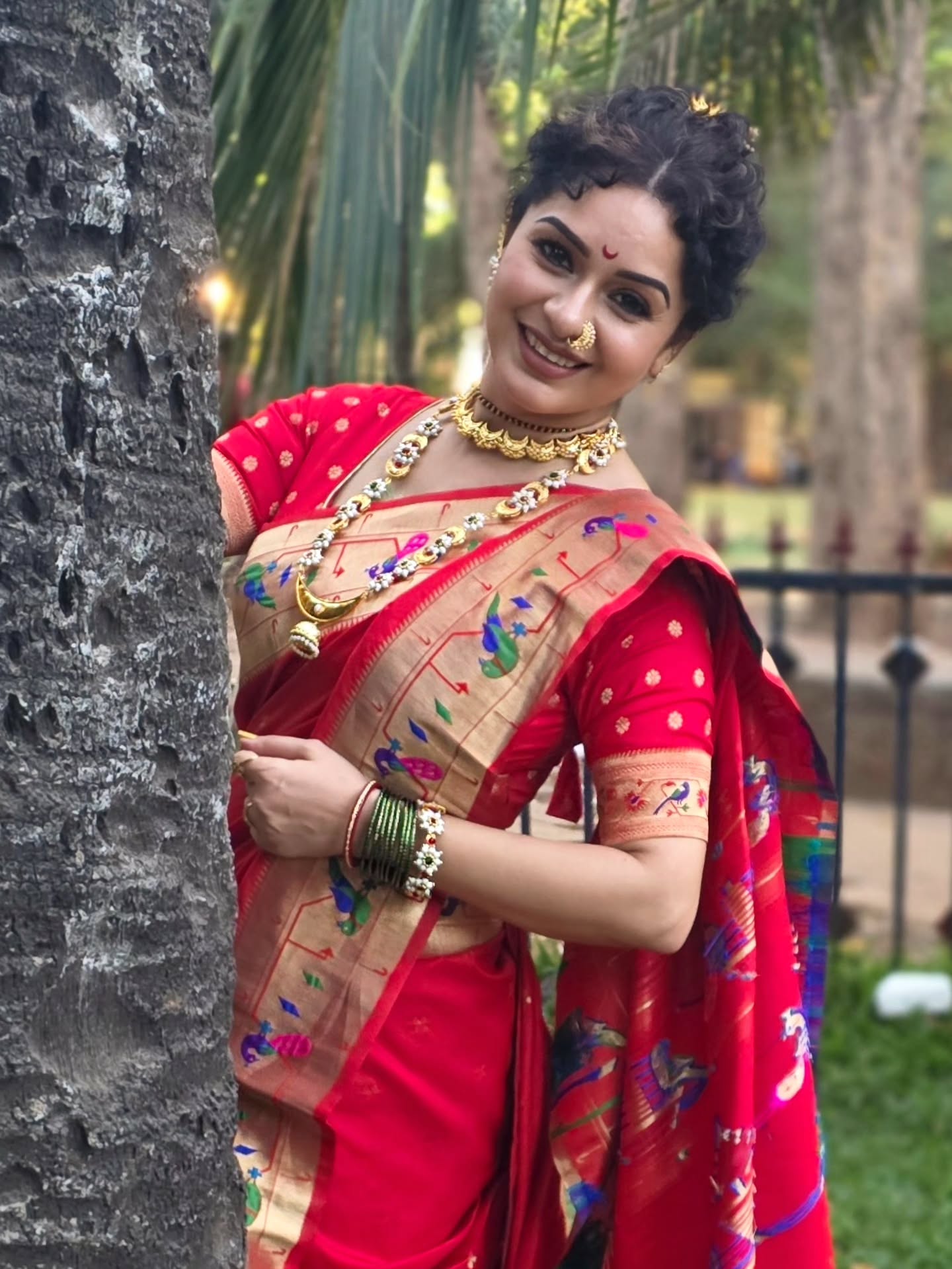 Sukhada Khandkekar Handloom Tissue Acrylic Paithani Saree Look