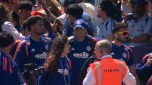 Indian Team Stuck in traffic in southamptan delayed toss and match IND vs ENG 5th t20i Marathi news