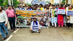 Vanchit activists protested against the Modi government at Samvidhan Chowk in Nagpur