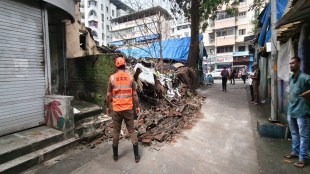 Thane Naupada wall collapse today | Ram Maruti Road Vrindavan bungalow accident | Thane Municipal Corporation disaster management | C1 category dangerous building Thane