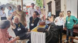 भाजपने निवडणूक हाती घेऊनही ‘एशियाटिक’साठी २० टक्के मतदान ; मतदारांसाठी गाड्या आणि चहापान, लोढा फाऊंडेशनच्या गाड्यांवर विरोधकांचे सवाल