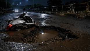 badlapur jambhale bridge accident | google maps shortcut accident badlapur | kalyan woman dies in badlapur road accident | mumbai baroda highway accident pothole
