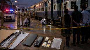 bihar railway station crime news | bihar train shooting case dev kumar gunjan | wife contracts husband murder extra marital affair | bihar police arrest samiti kumari ajit kumar