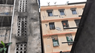 Nalasopara Durgeshwari apartment building tilts | Vasai Virar building collapse threat | Nalasopara Om Nagar structural audit | Maharashtra dangerous buildings safety news