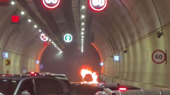 car on fire inside the Mumbai Coastal Road tunnel