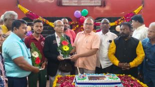 solapur-pune-hutatma-express-completes-25-years-demands-for-additional-halts
